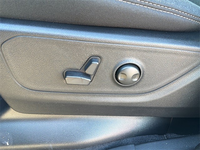 Ram 1500 Vehicle Full-screen Gallery Image 25