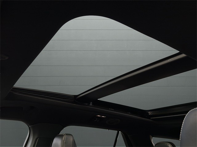 Ford Explorer Vehicle Full-screen Gallery Image 16