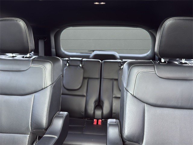 Ford Explorer Vehicle Full-screen Gallery Image 27