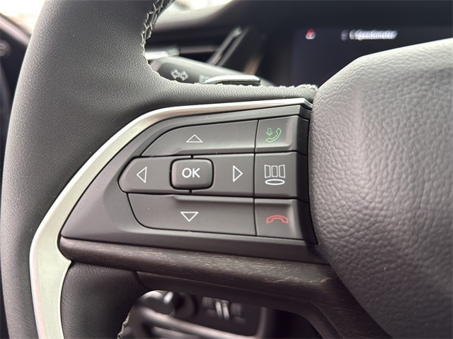 Jeep Grand Cherokee Vehicle Full-screen Gallery Image 9