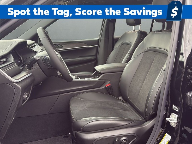 Jeep Grand Cherokee Vehicle Full-screen Gallery Image 10