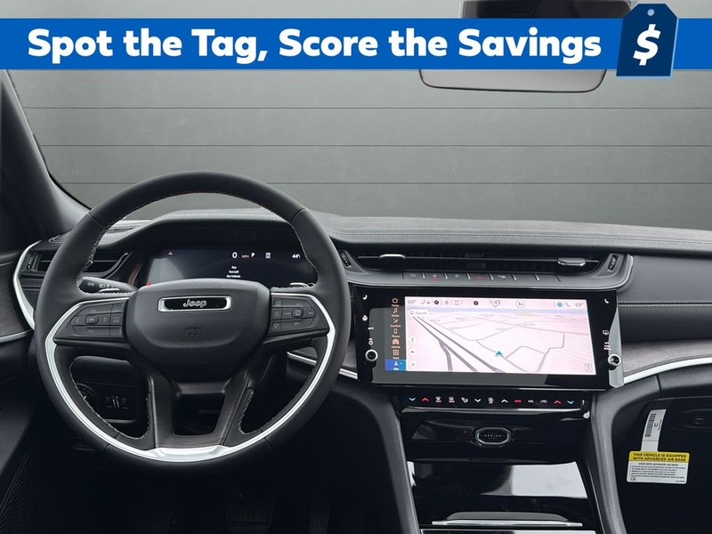 Jeep Grand Cherokee Vehicle Full-screen Gallery Image 12