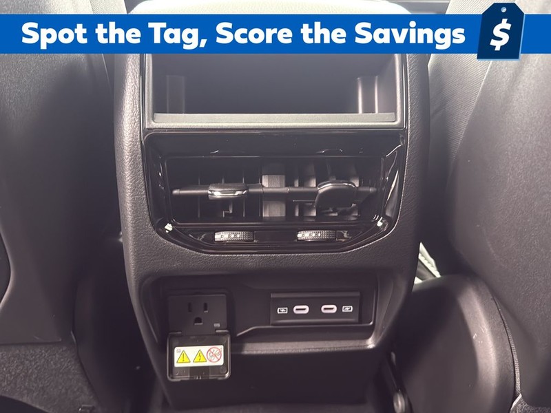 Jeep Grand Cherokee Vehicle Full-screen Gallery Image 18