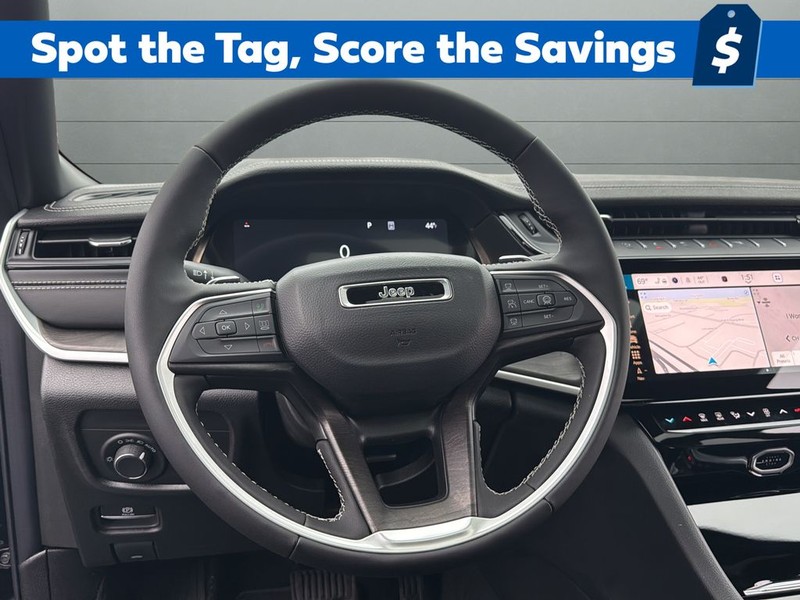 Jeep Grand Cherokee Vehicle Full-screen Gallery Image 30