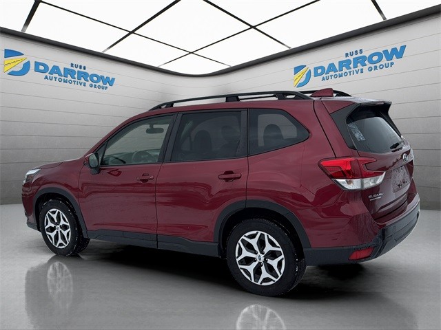 Subaru Forester Vehicle Full-screen Gallery Image 3