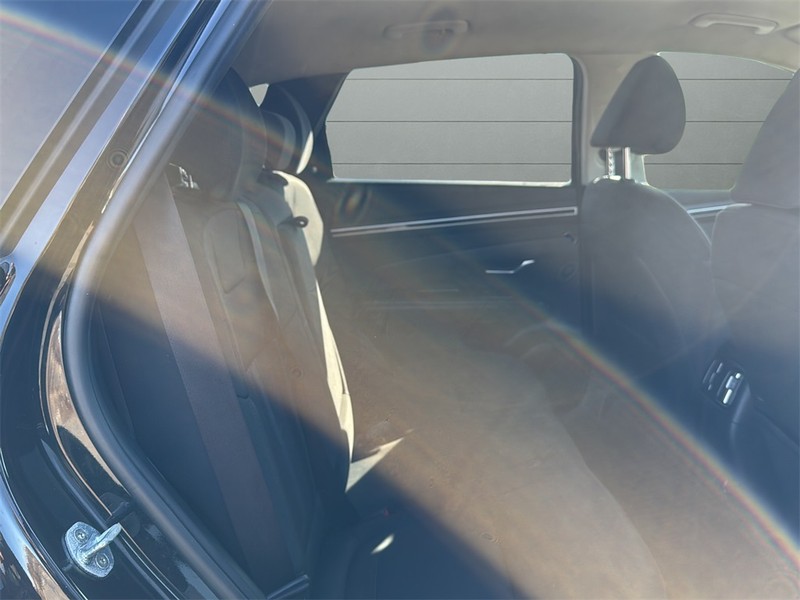 Hyundai Tucson Vehicle Full-screen Gallery Image 22