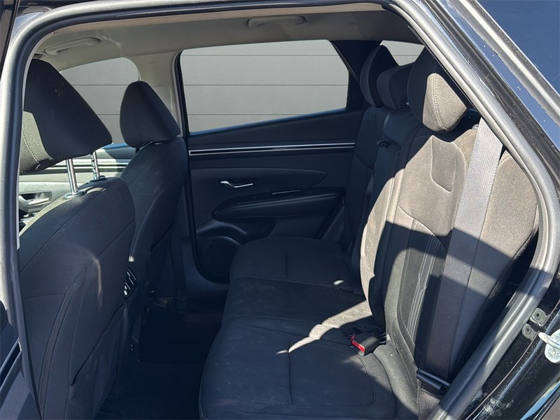 Hyundai Tucson Vehicle Full-screen Gallery Image 24