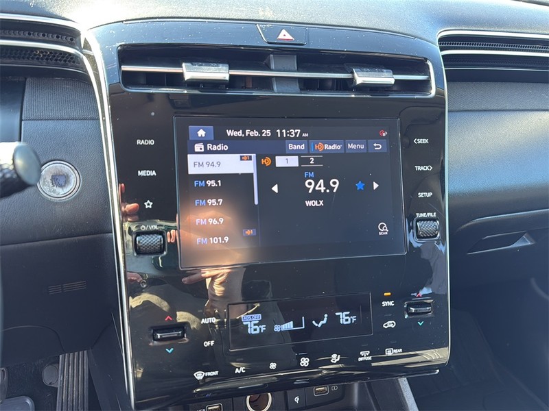 Hyundai Tucson Vehicle Full-screen Gallery Image 30