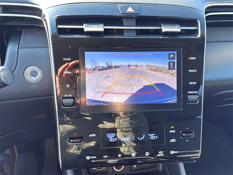 Hyundai Tucson Vehicle Full-screen Gallery Image 31