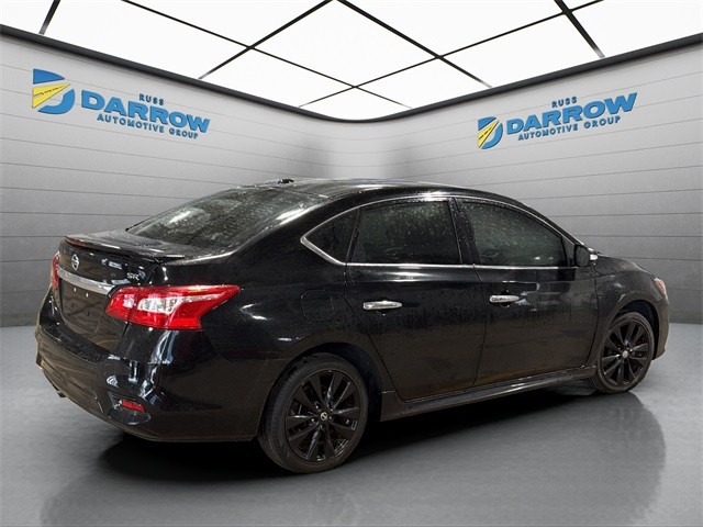 Nissan Sentra Vehicle Full-screen Gallery Image 5