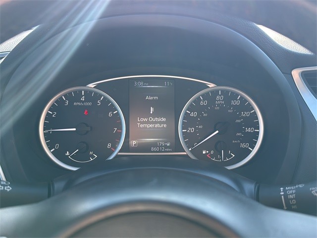 Nissan Sentra Vehicle Full-screen Gallery Image 12