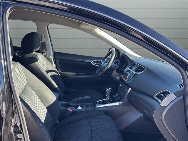 Nissan Sentra Vehicle Full-screen Gallery Image 14