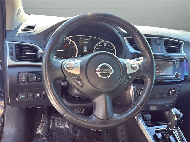 Nissan Sentra Vehicle Full-screen Gallery Image 22