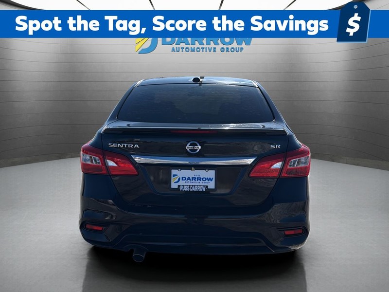 Nissan Sentra Vehicle Full-screen Gallery Image 04