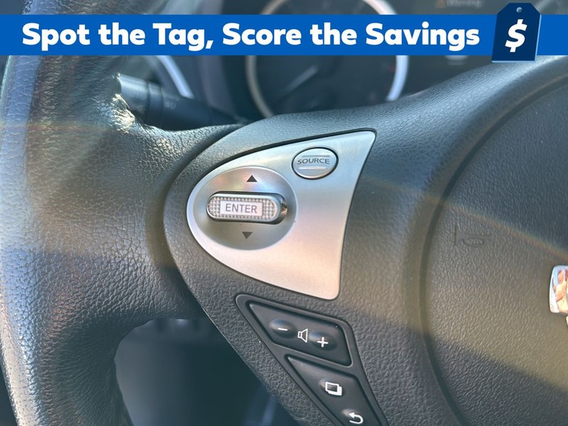 Nissan Sentra Vehicle Full-screen Gallery Image 09