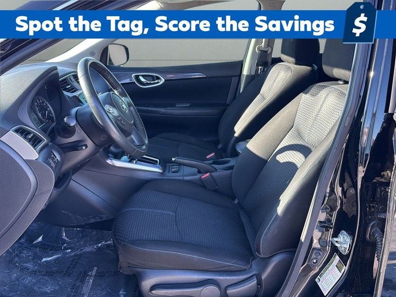 Nissan Sentra Vehicle Full-screen Gallery Image 10