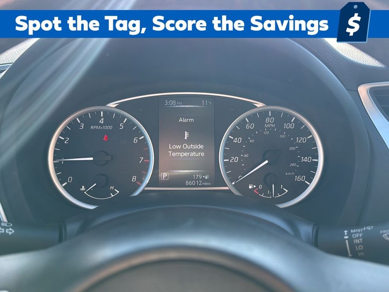 Nissan Sentra Vehicle Full-screen Gallery Image 12