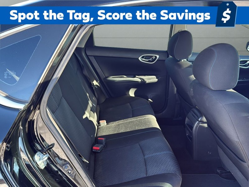 Nissan Sentra Vehicle Full-screen Gallery Image 13