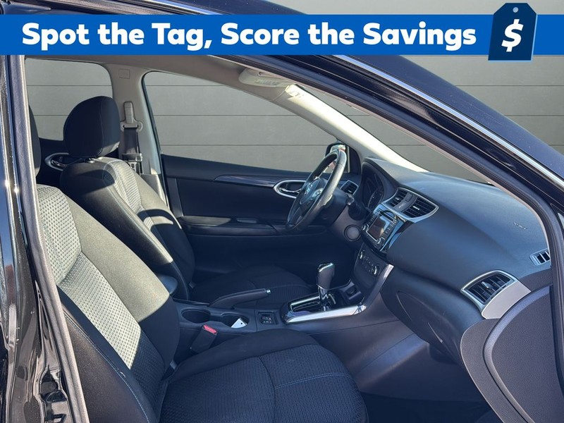 Nissan Sentra Vehicle Full-screen Gallery Image 14