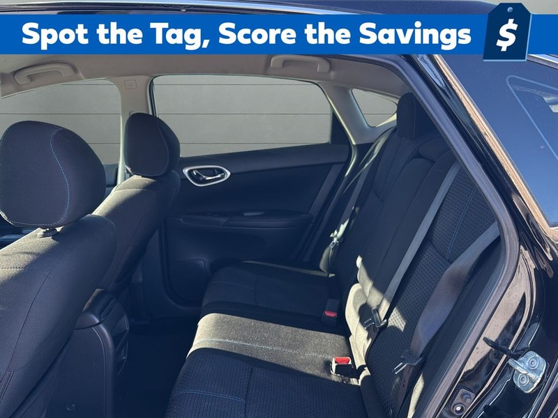 Nissan Sentra Vehicle Full-screen Gallery Image 15