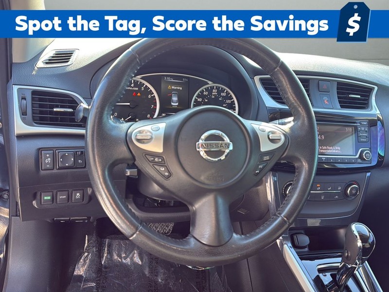 Nissan Sentra Vehicle Full-screen Gallery Image 22