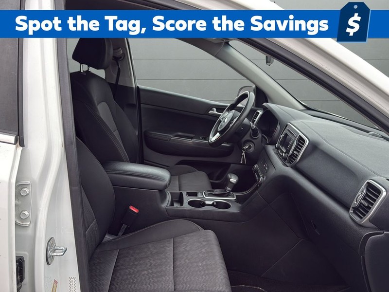 Kia Sportage Vehicle Full-screen Gallery Image 23