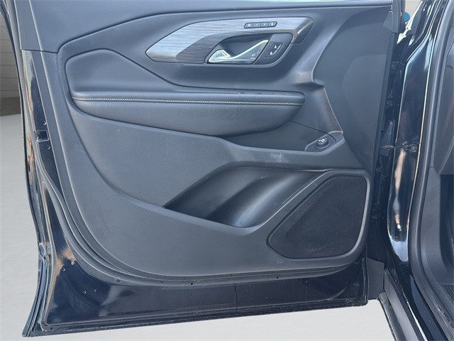 GMC Terrain Vehicle Full-screen Gallery Image 19