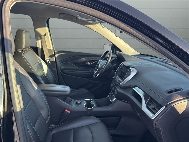 GMC Terrain Vehicle Full-screen Gallery Image 23