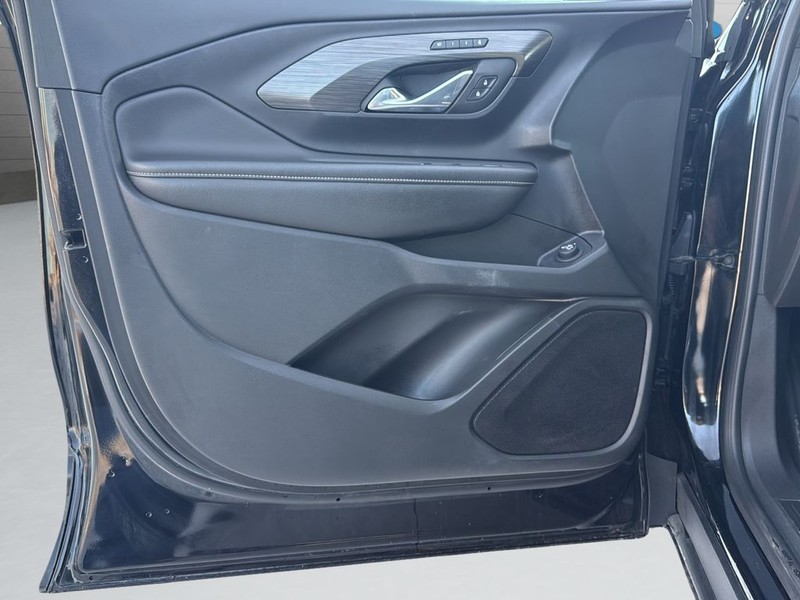 GMC Terrain Vehicle Full-screen Gallery Image 19