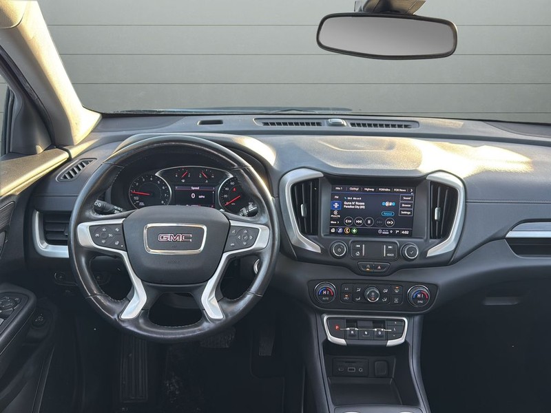 GMC Terrain Vehicle Full-screen Gallery Image 20