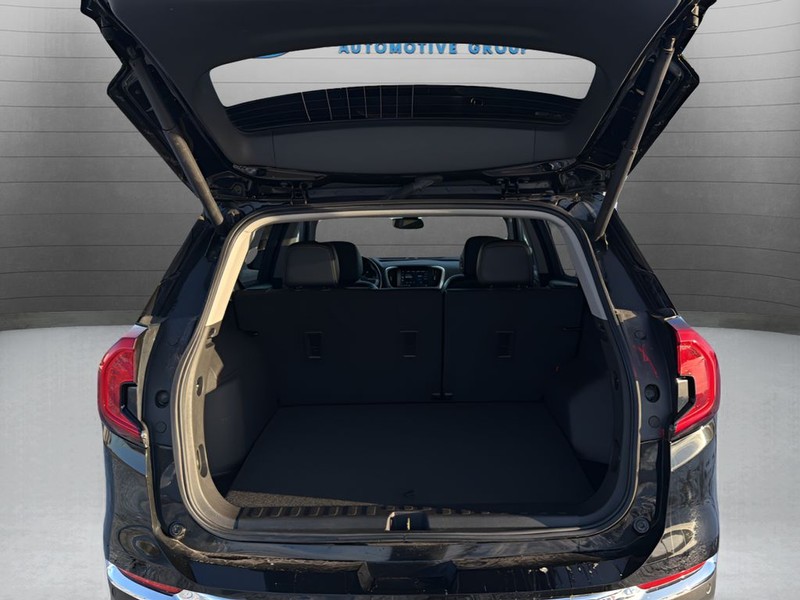 GMC Terrain Vehicle Full-screen Gallery Image 32