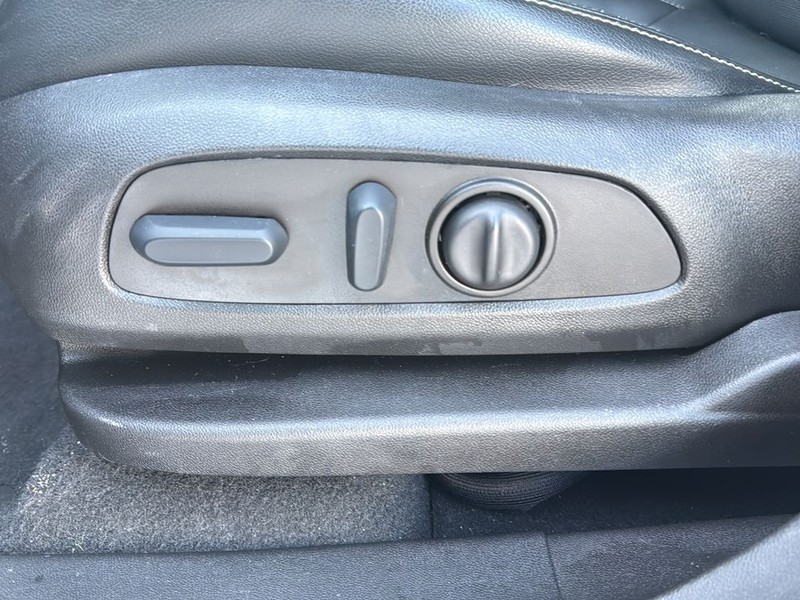 GMC Terrain Vehicle Full-screen Gallery Image 33