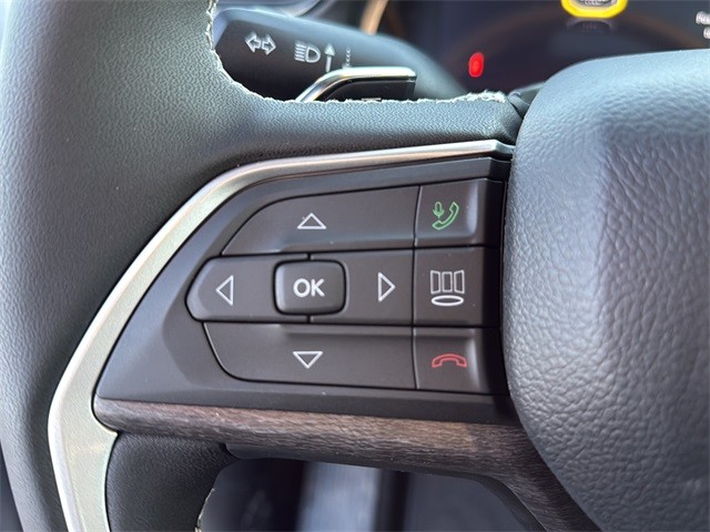 Jeep Grand Cherokee Vehicle Full-screen Gallery Image 9