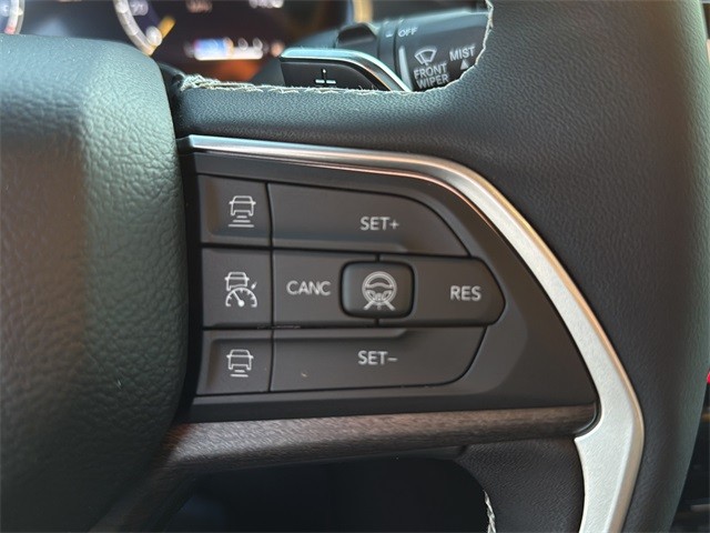 Jeep Grand Cherokee Vehicle Full-screen Gallery Image 20