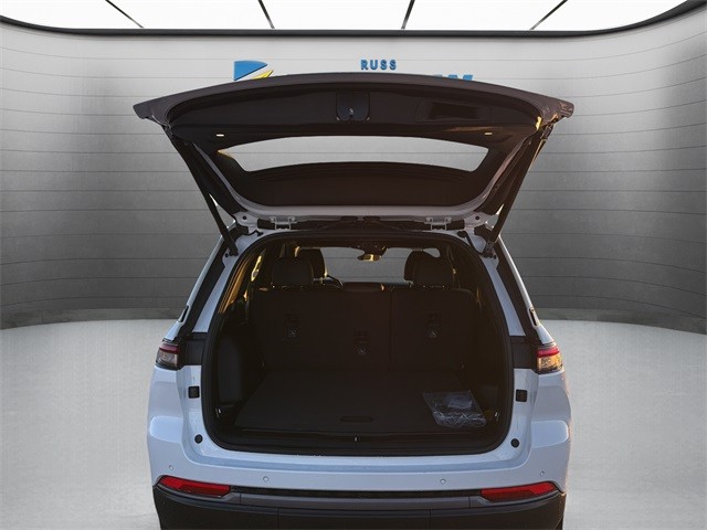 Jeep Grand Cherokee Vehicle Full-screen Gallery Image 26