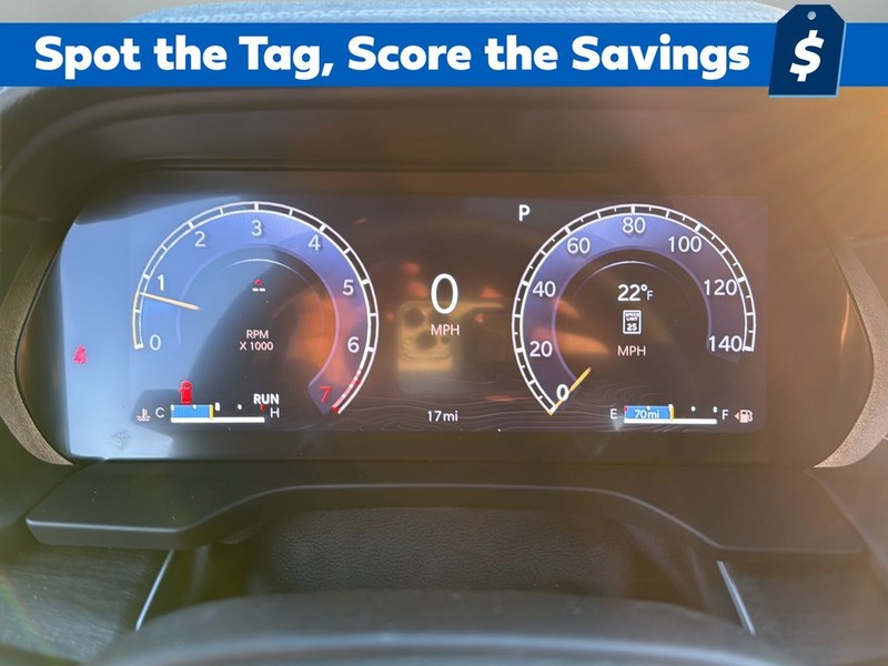 Jeep Grand Cherokee Vehicle Full-screen Gallery Image 13