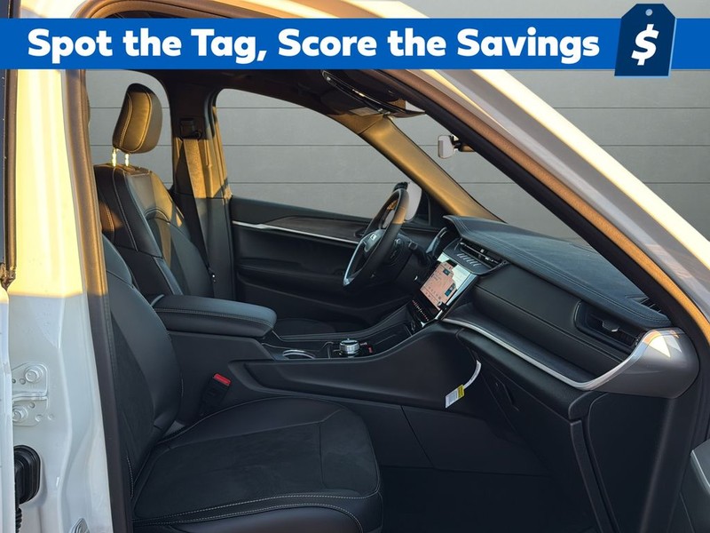 Jeep Grand Cherokee Vehicle Full-screen Gallery Image 15