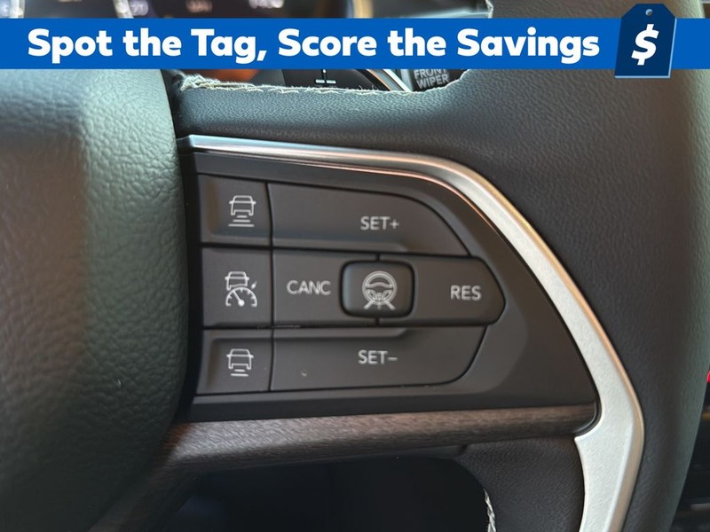 Jeep Grand Cherokee Vehicle Full-screen Gallery Image 20