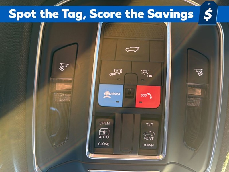 Jeep Grand Cherokee Vehicle Full-screen Gallery Image 25