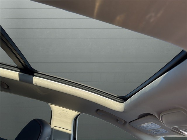 Buick Envision Vehicle Full-screen Gallery Image 16