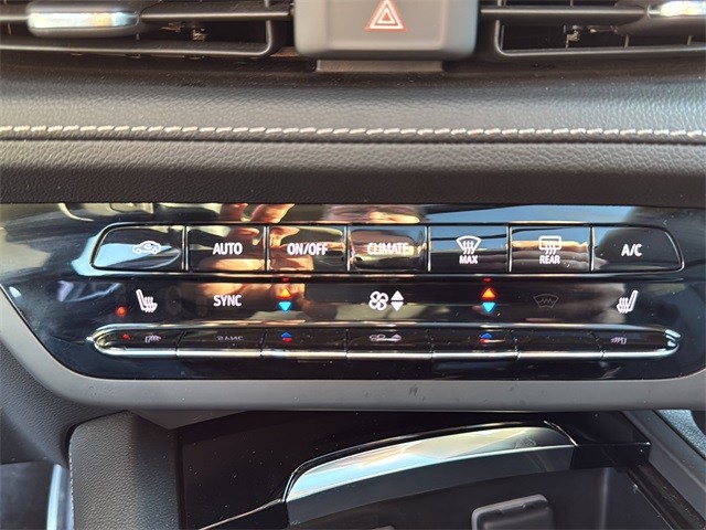 Buick Envision Vehicle Full-screen Gallery Image 26