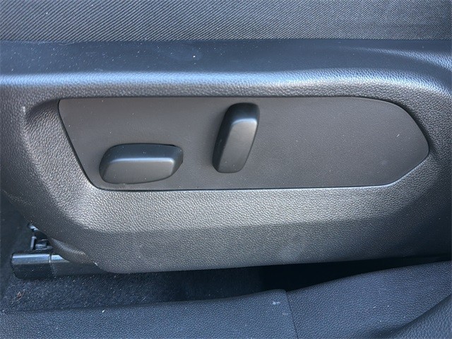 Buick Envision Vehicle Full-screen Gallery Image 28