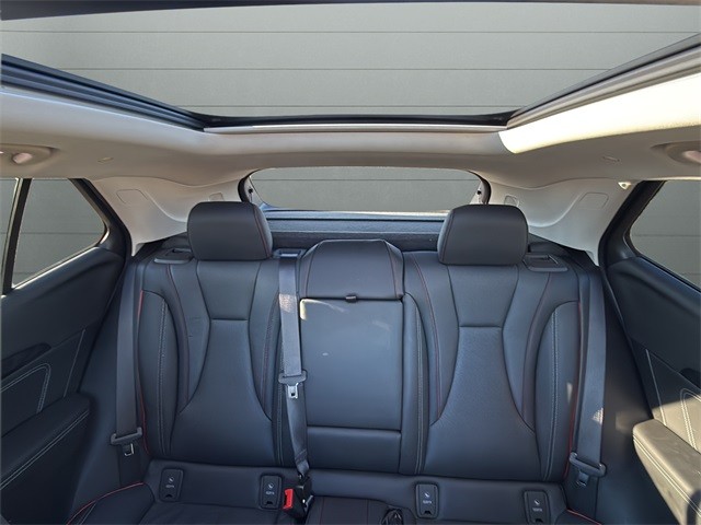 Buick Envision Vehicle Full-screen Gallery Image 30