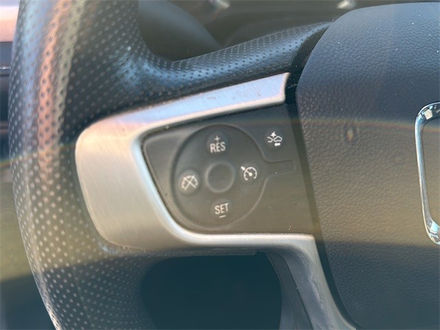 GMC Acadia Vehicle Full-screen Gallery Image 9