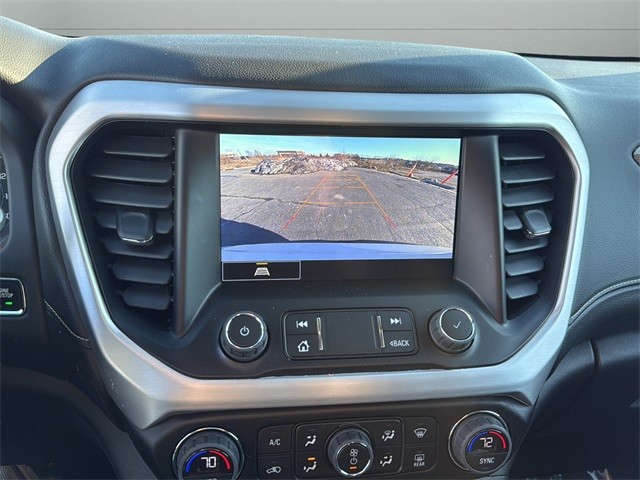 GMC Acadia Vehicle Full-screen Gallery Image 22