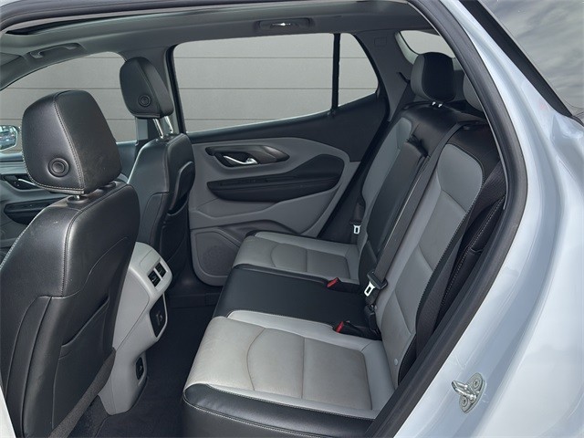 GMC Terrain Vehicle Full-screen Gallery Image 16