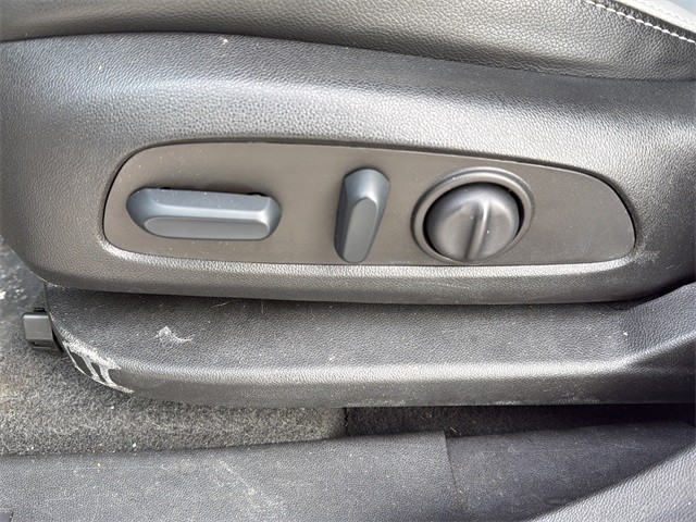 GMC Terrain Vehicle Full-screen Gallery Image 24