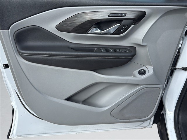 GMC Terrain Vehicle Full-screen Gallery Image 27