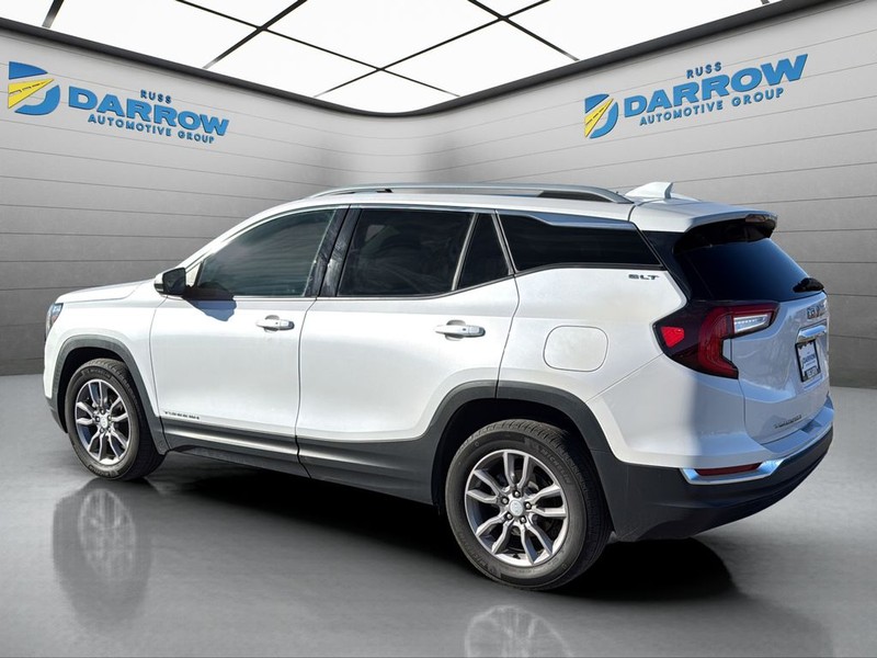 GMC Terrain Vehicle Full-screen Gallery Image 3