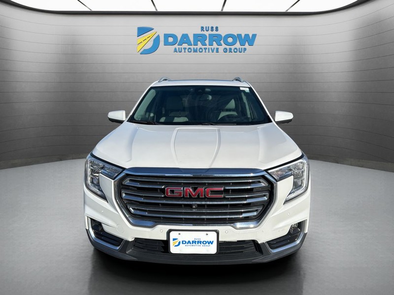 GMC Terrain Vehicle Full-screen Gallery Image 8